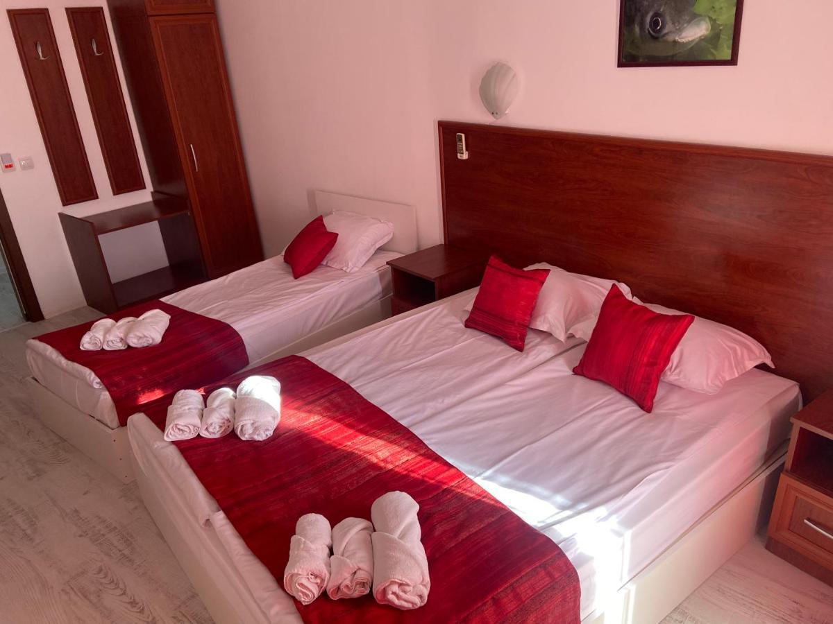 Ribarska Sreshta Family Hotel Zarewo Exterior foto