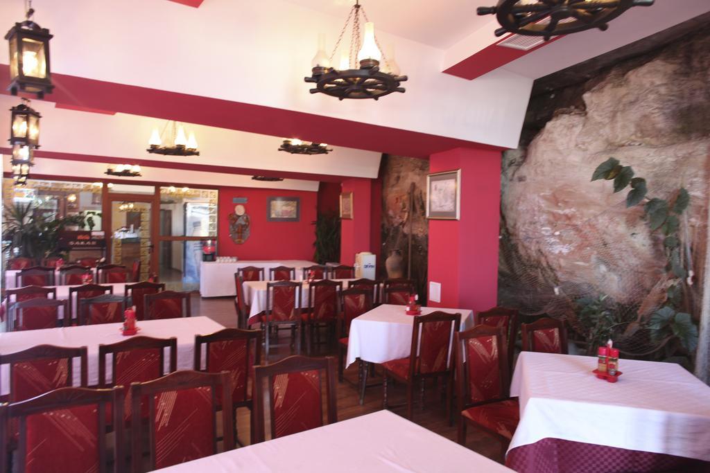 Ribarska Sreshta Family Hotel Zarewo Exterior foto